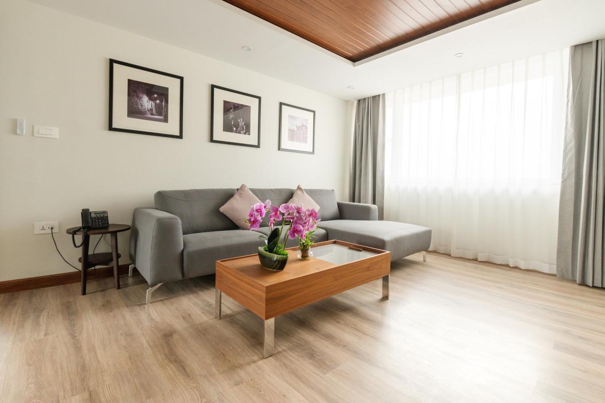 Mila Hotel Катманду Екстер'єр фото